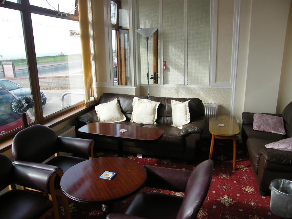 The Fame Bed & Breakfast Blackpool Exterior photo